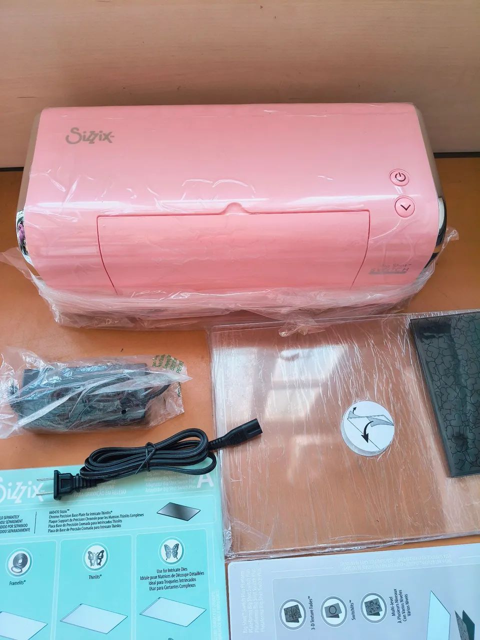 MÁQUINA DE CORTE E VINCO E RELEVO