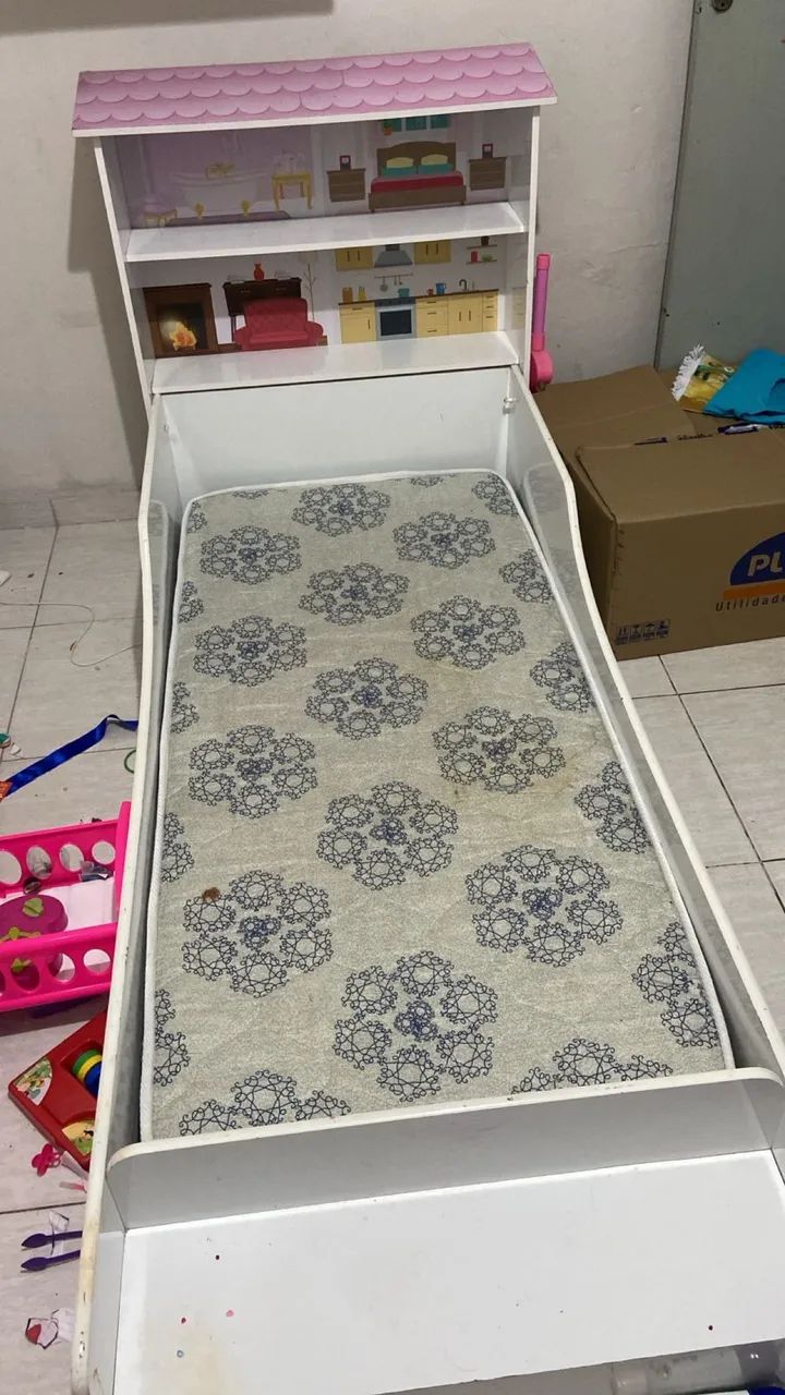 Cama infantil casinha com colchão 