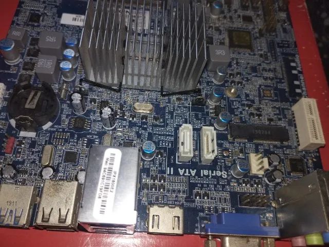 Placa Mãe Elgin / PCWARE IPX1800E2 (J1800) - Com Defeito / P/ Retirada de Peças - Foto 2