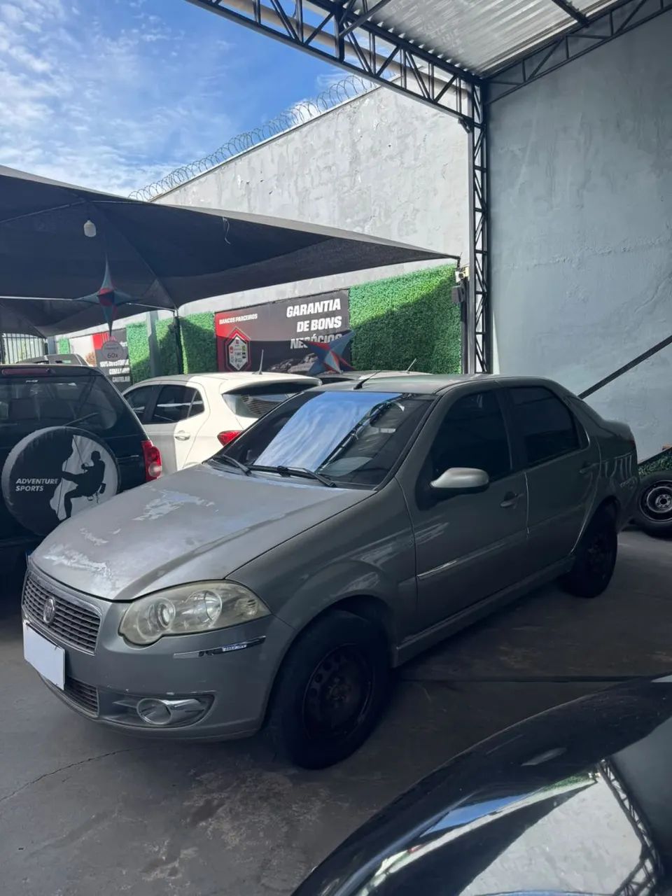 Fiat Siena Attractive 1.4 Fire Flex 8V 4P 2011