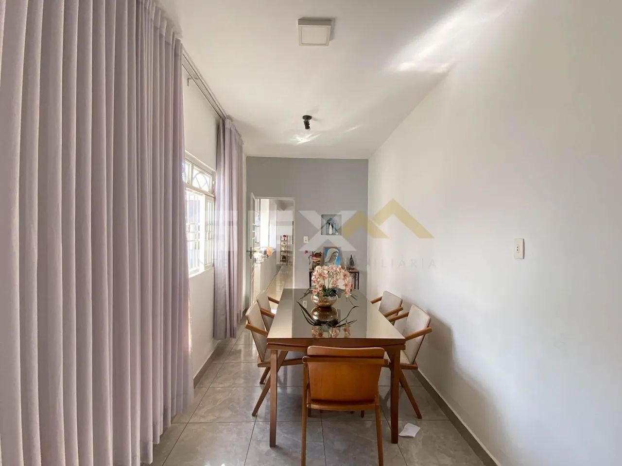Casa à Venda com 06 Quartos no Bairro Alvorada em Divinópolis MG. - Foto 4