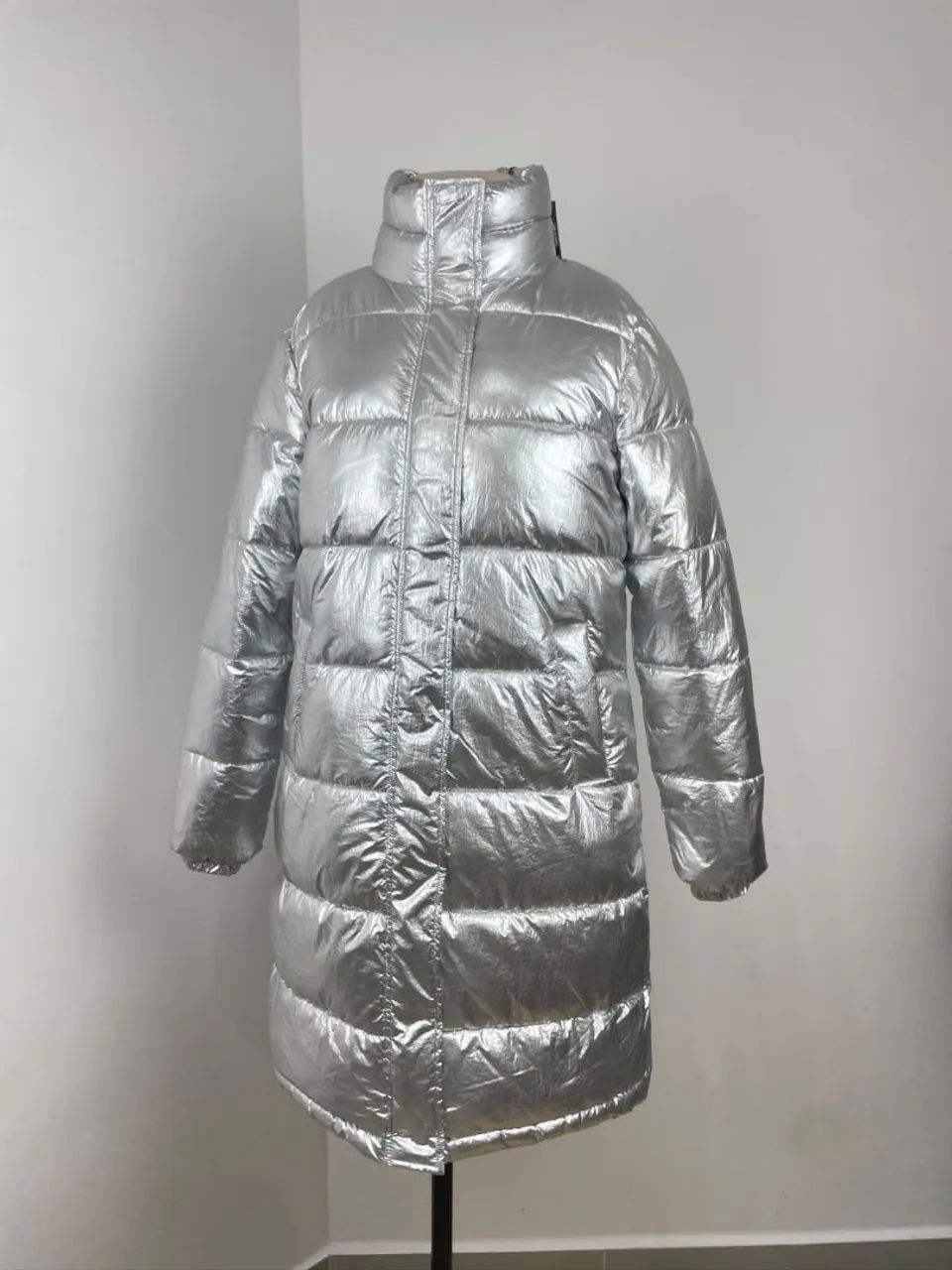 Jaqueta puffer alongada Open P *peça nova com etiqueta* - Foto 3