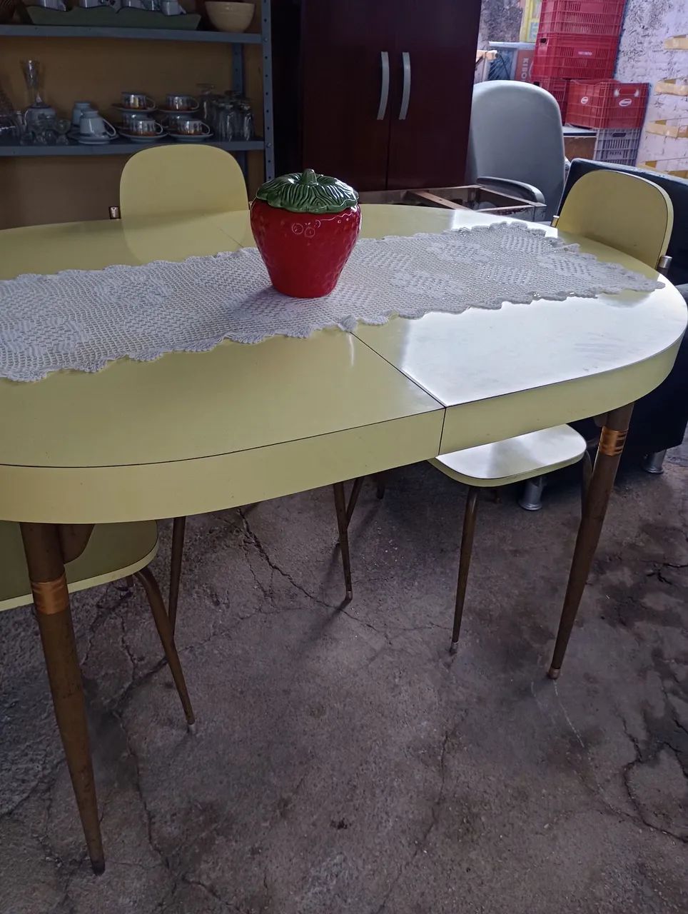Antiga mesa de formica com 3 cadeiras  - Foto 2