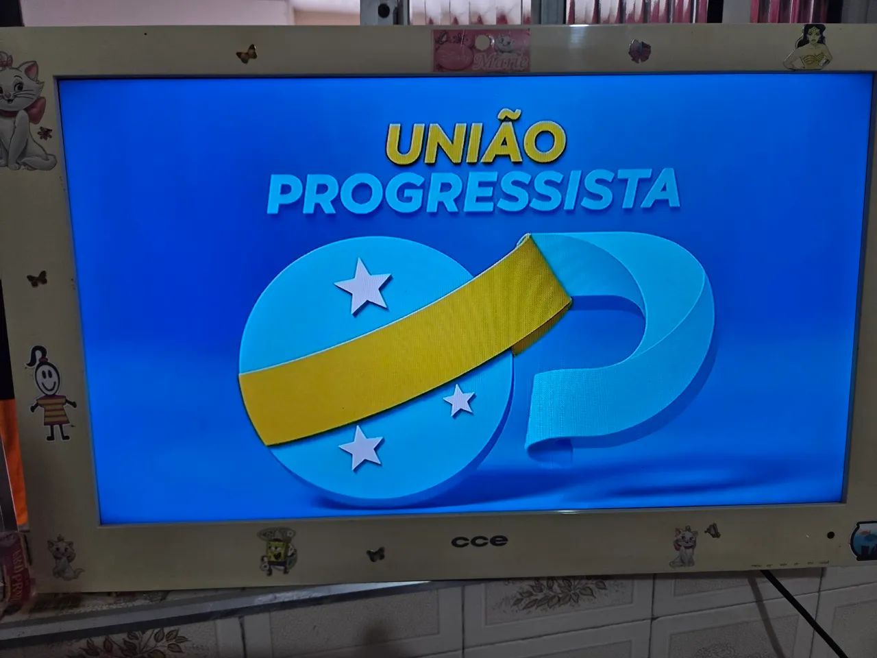 Tv cce 24 polegadas não e Smart  - Foto 5