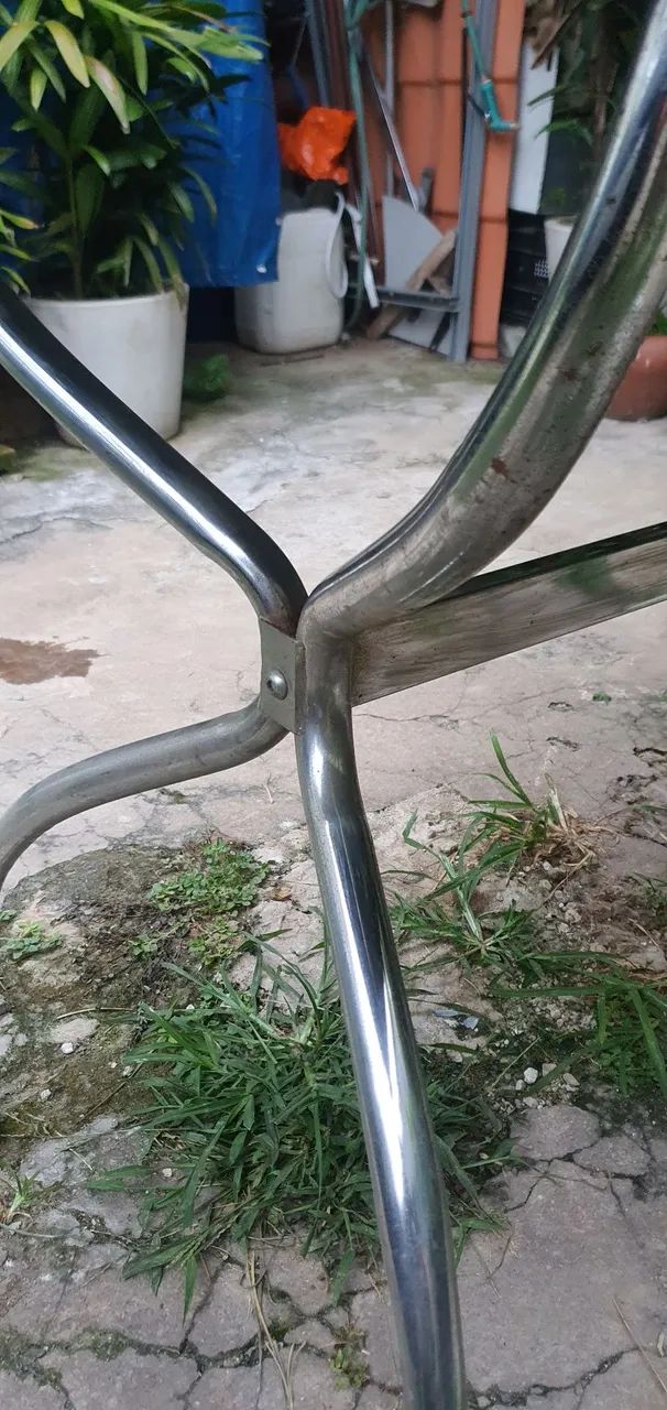 .Mesa de base inox com tampao de vidro 10 mm. - Foto 2