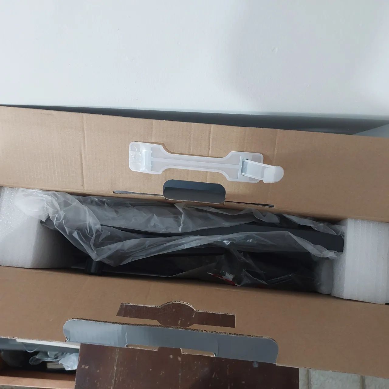 (NOVO) Monitor LED de 19 polegadas VXpro, modelo VX190X - Foto 3