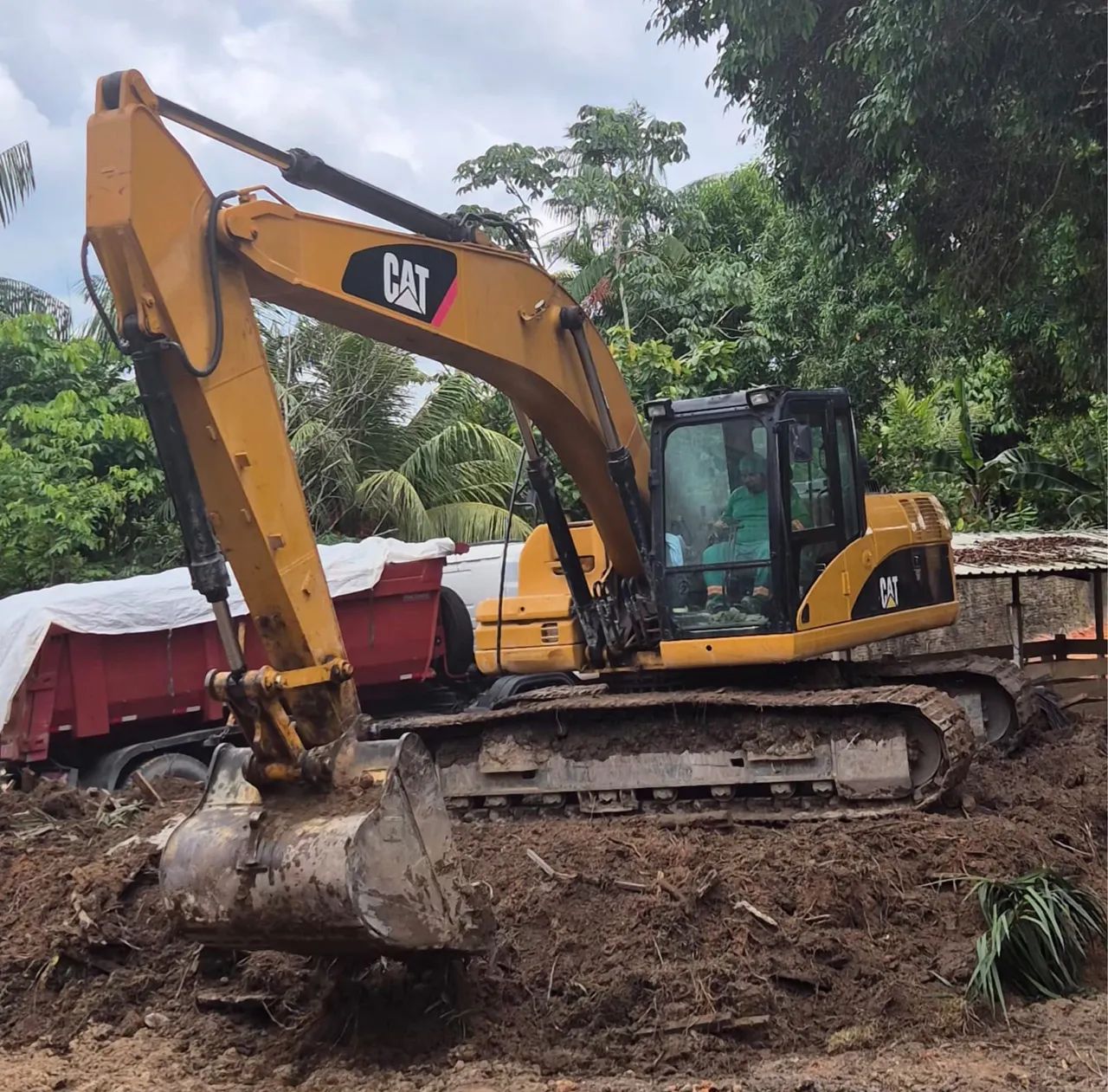 Escavadeira CAT320Dl