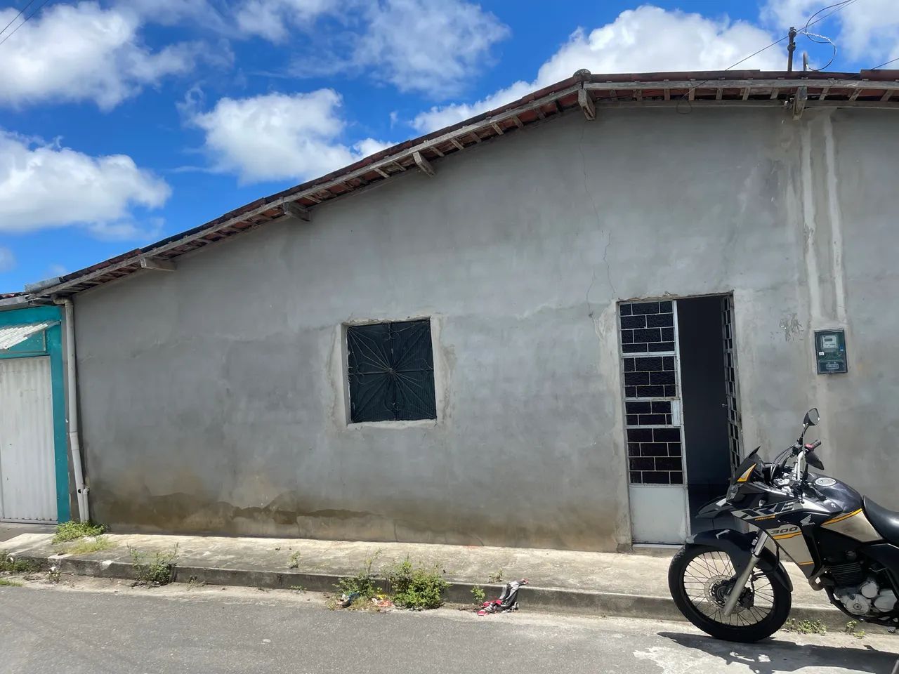 VENDE-SE CASA NO CJ PÔR DO SOL 