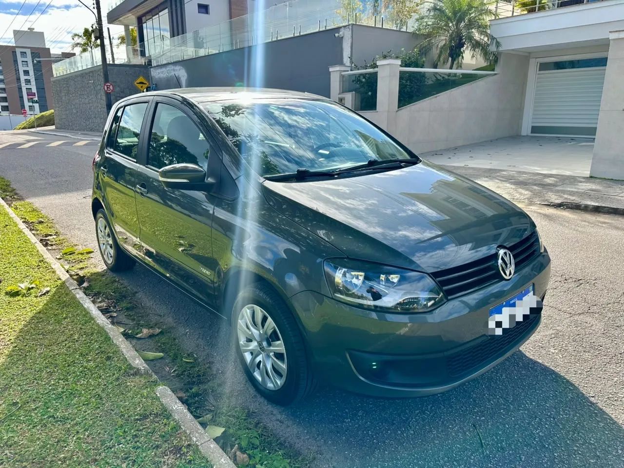 Volkswagen Fox 1.0 MI Total Flex 8V 5P 2013 - Foto 3