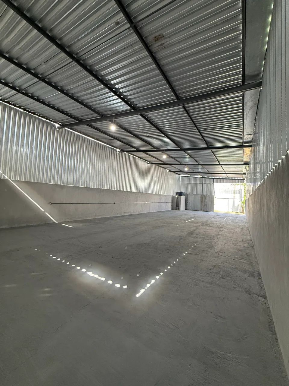 GALPÃO COMERCIAL HÁ 300m DO BANGALAY - Foto 3
