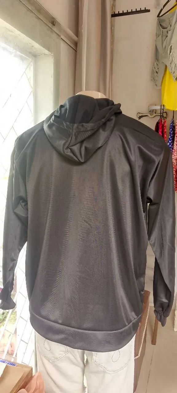 Casacos GG veste G com zíper e Capuz R$60,00 cada na promoção! Novos! - Foto 3