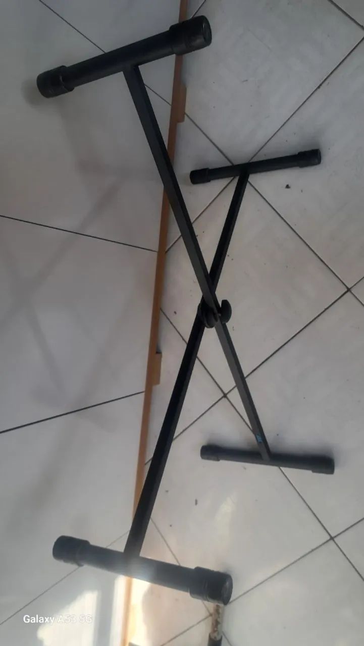 Pedestal de Tecaldo e Guitarra 150 cada - Foto 2