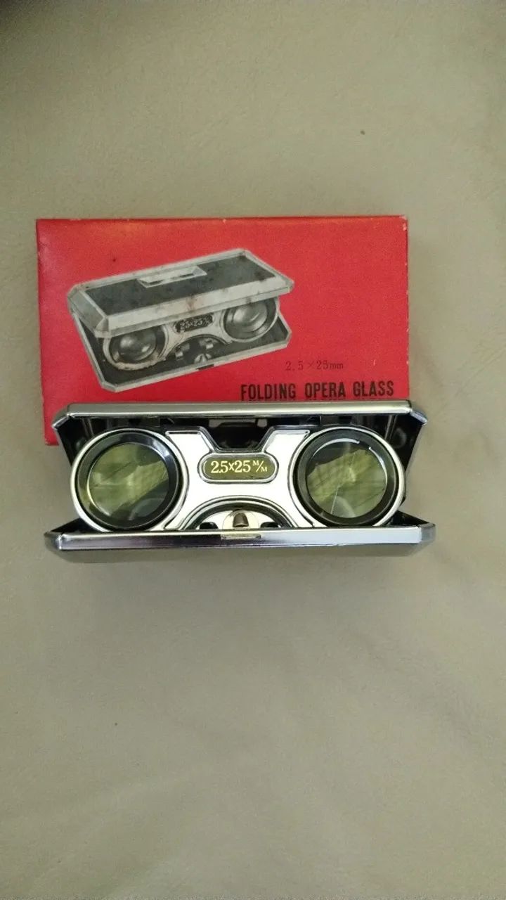Binóculo dobrável. Folding opera glass