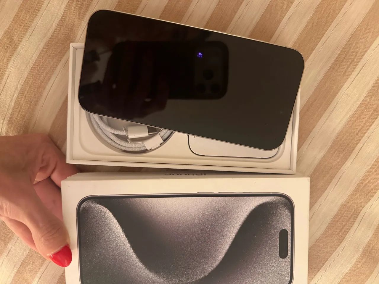 iPhone 15 Pro Titanium 512gb com nota fiscal - Foto 2
