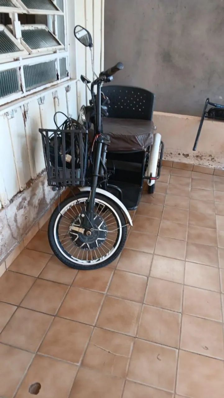 Triciclo elétrico 