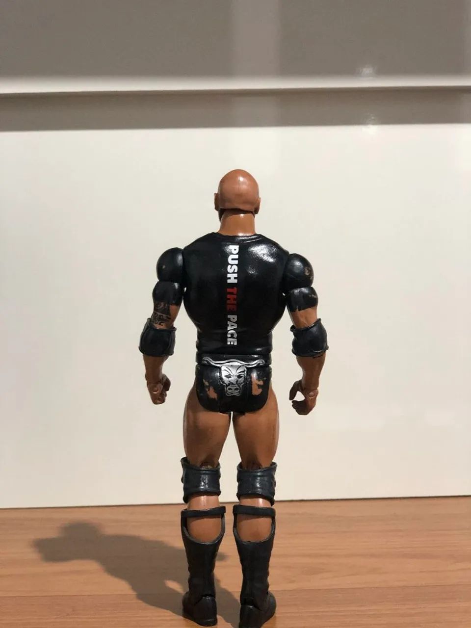 mattel wwe wrestling exclusive superstar entrances action figure the rock- edição limitada - Foto 3