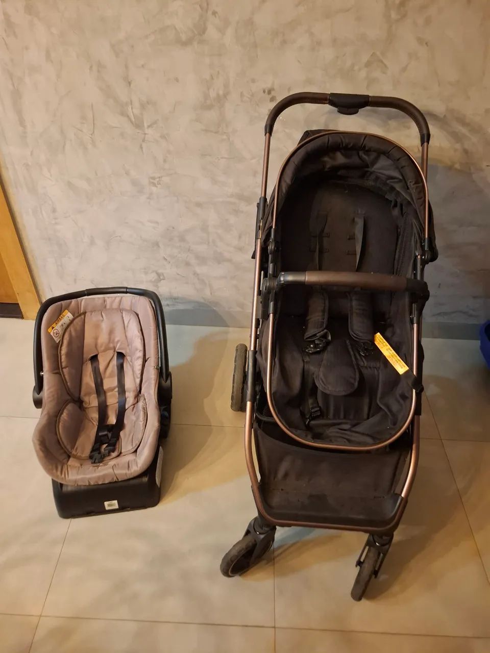 carrinho de bebê moisés com bebe conforto galzerano