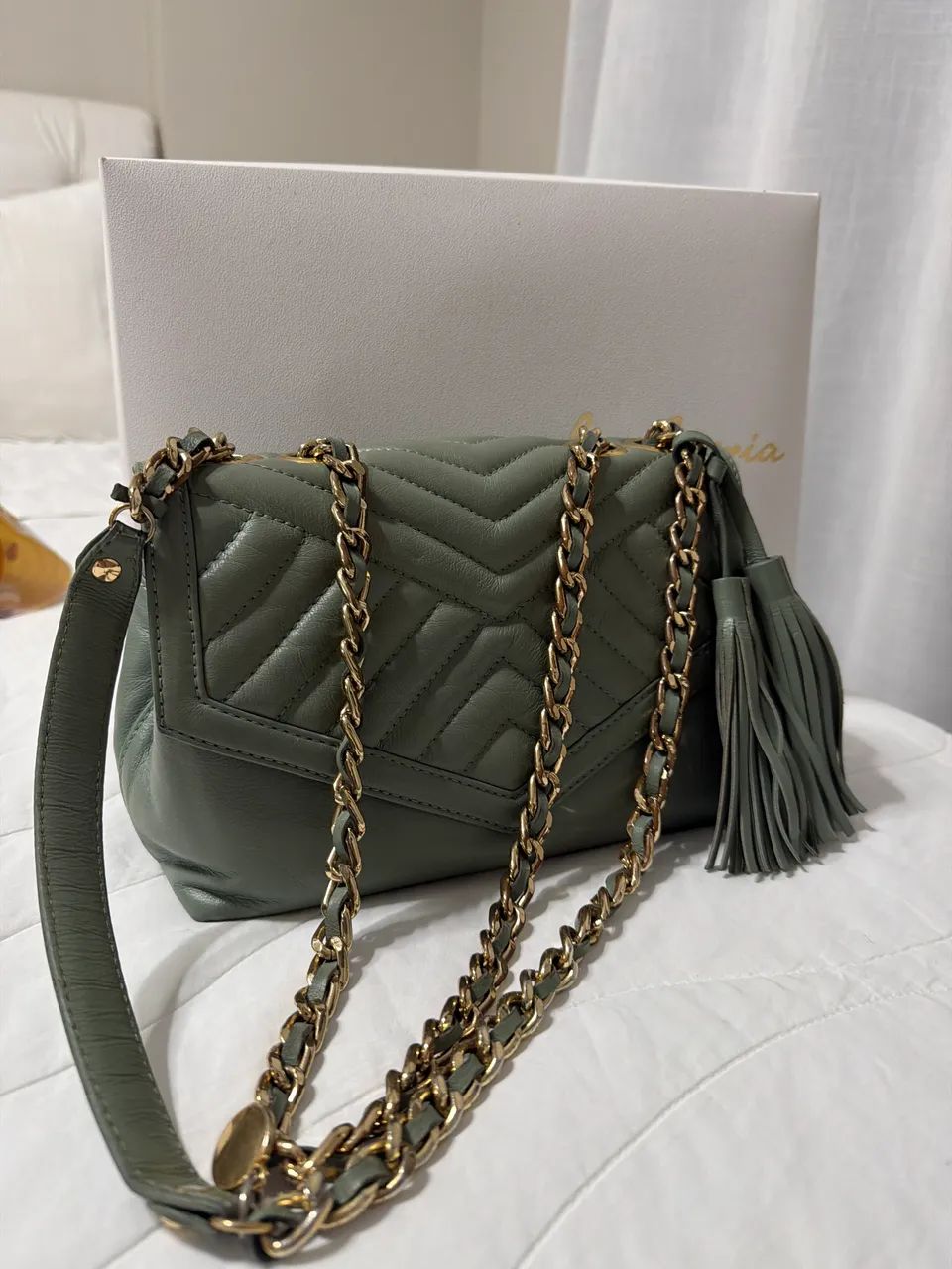 Bolsa feminina linda e conservada 