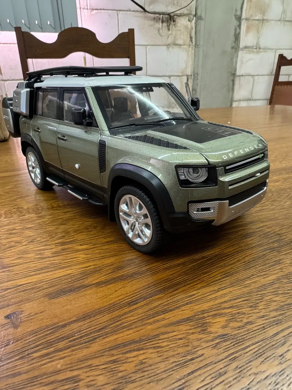 Defender Diecast com acessórios verde 1:18 - Foto 3