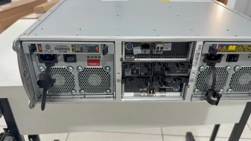 Gaveta NetApp DS4246 (A "SAS" com discos) - Foto 3