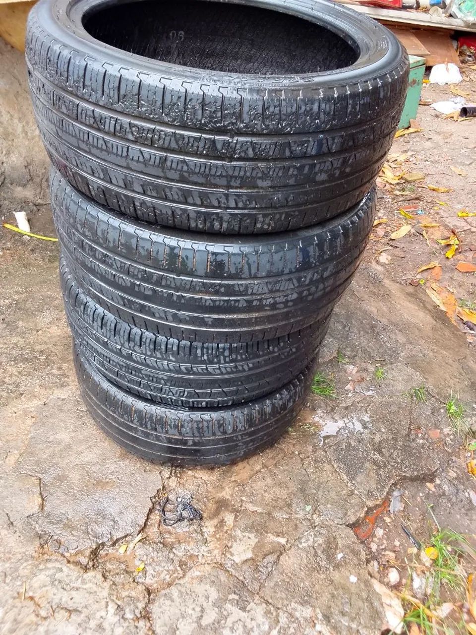 Vendo pneus 80 cada 