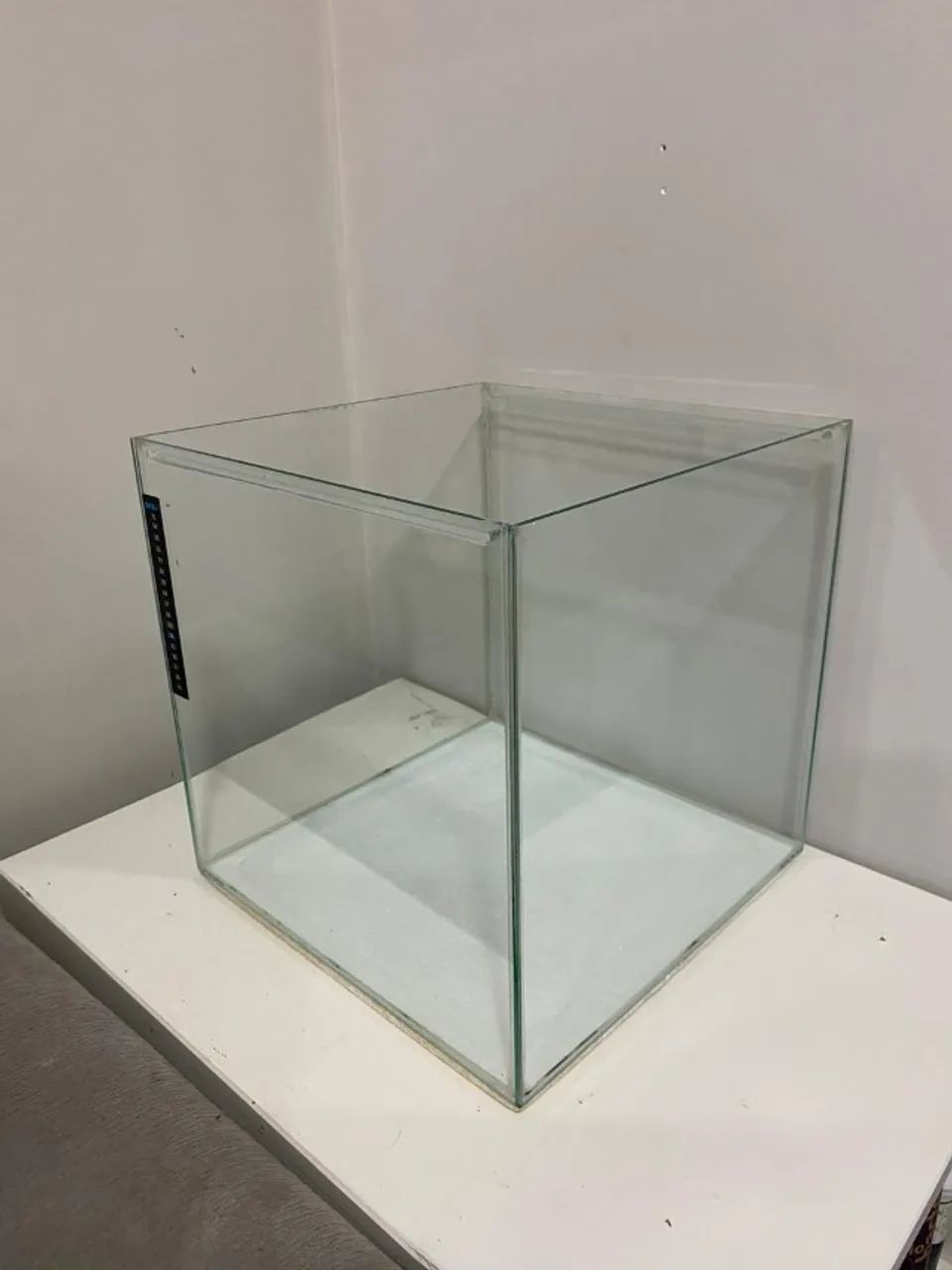 Aquário 27L c/ Tampa Em Ótimo Estado