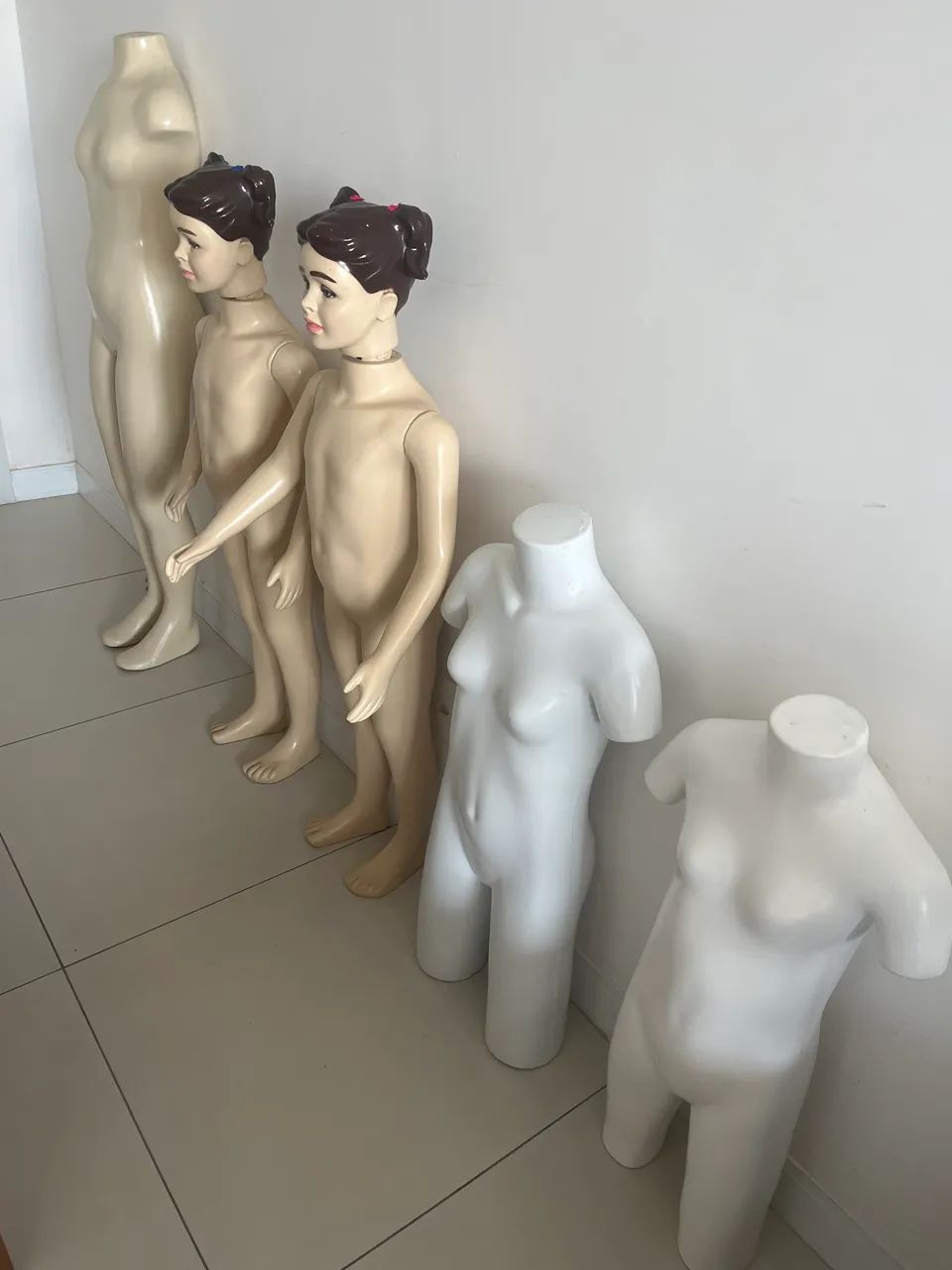 Vendo manequim infantil todos em perfeito! 