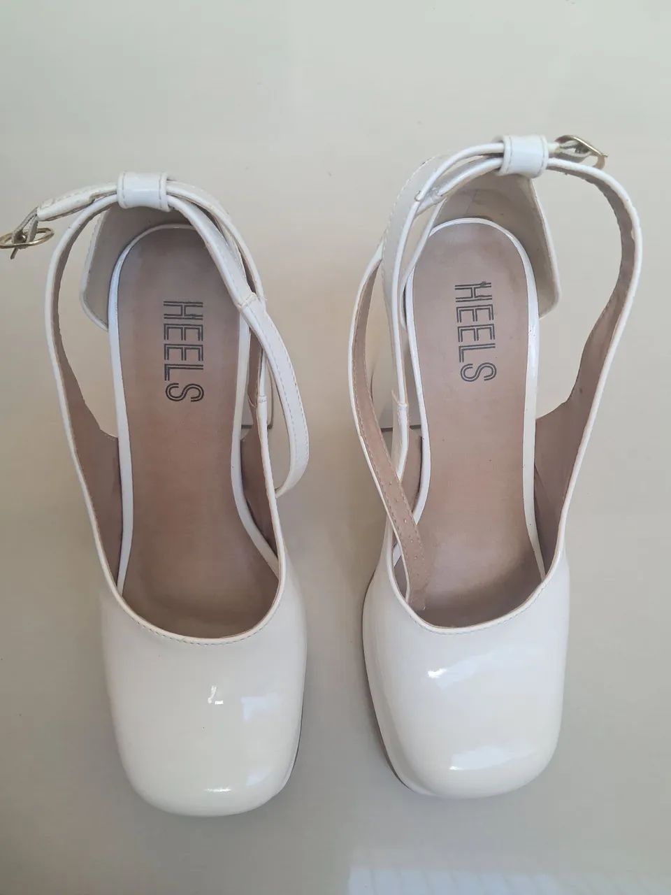 Sandálias HEELS 37