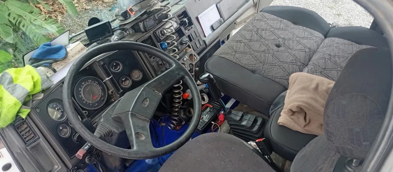 Ford cargo  2425 caçamba traçado - Foto 5