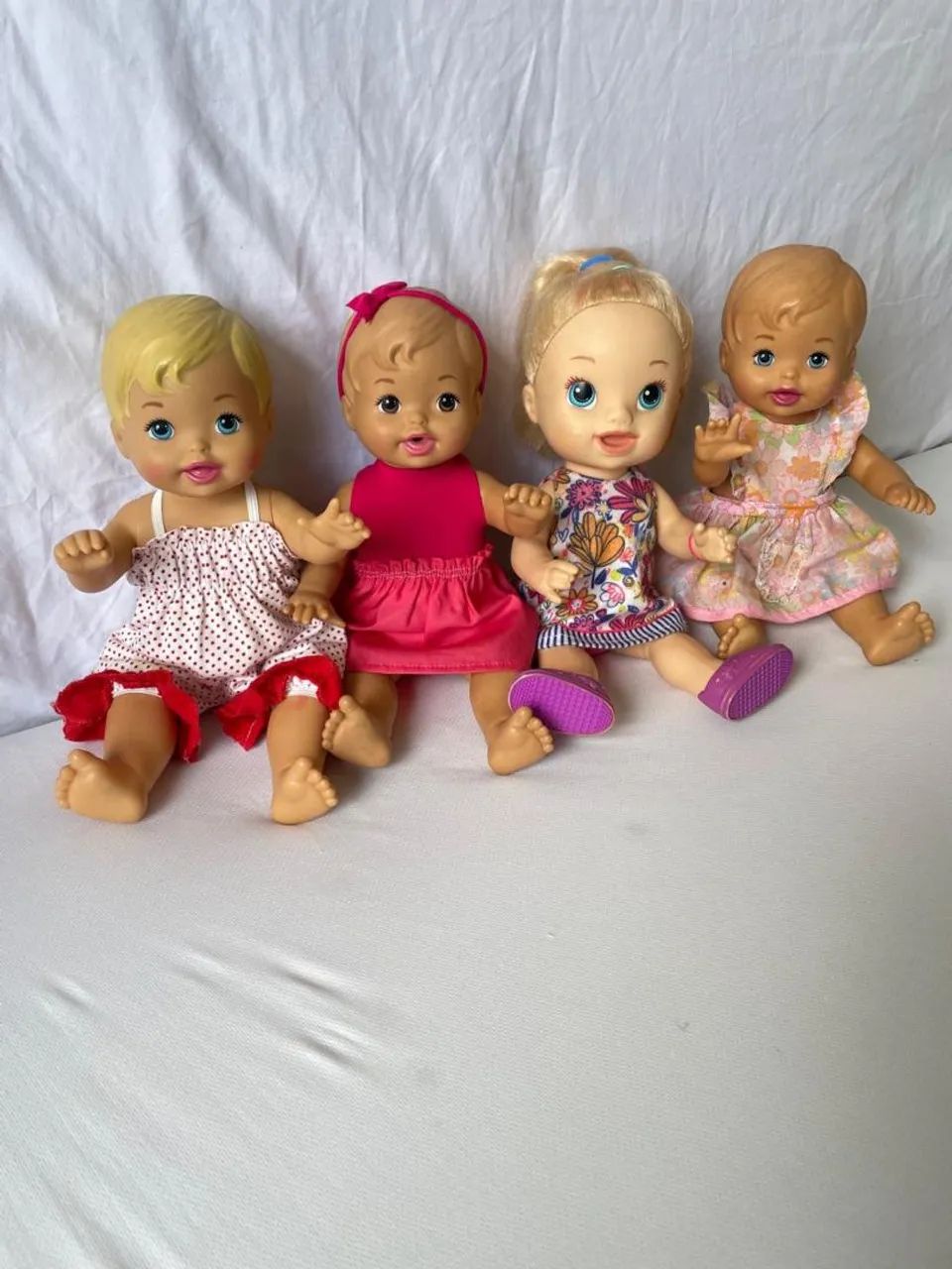 Lote com 4 bonecas  - Foto 2
