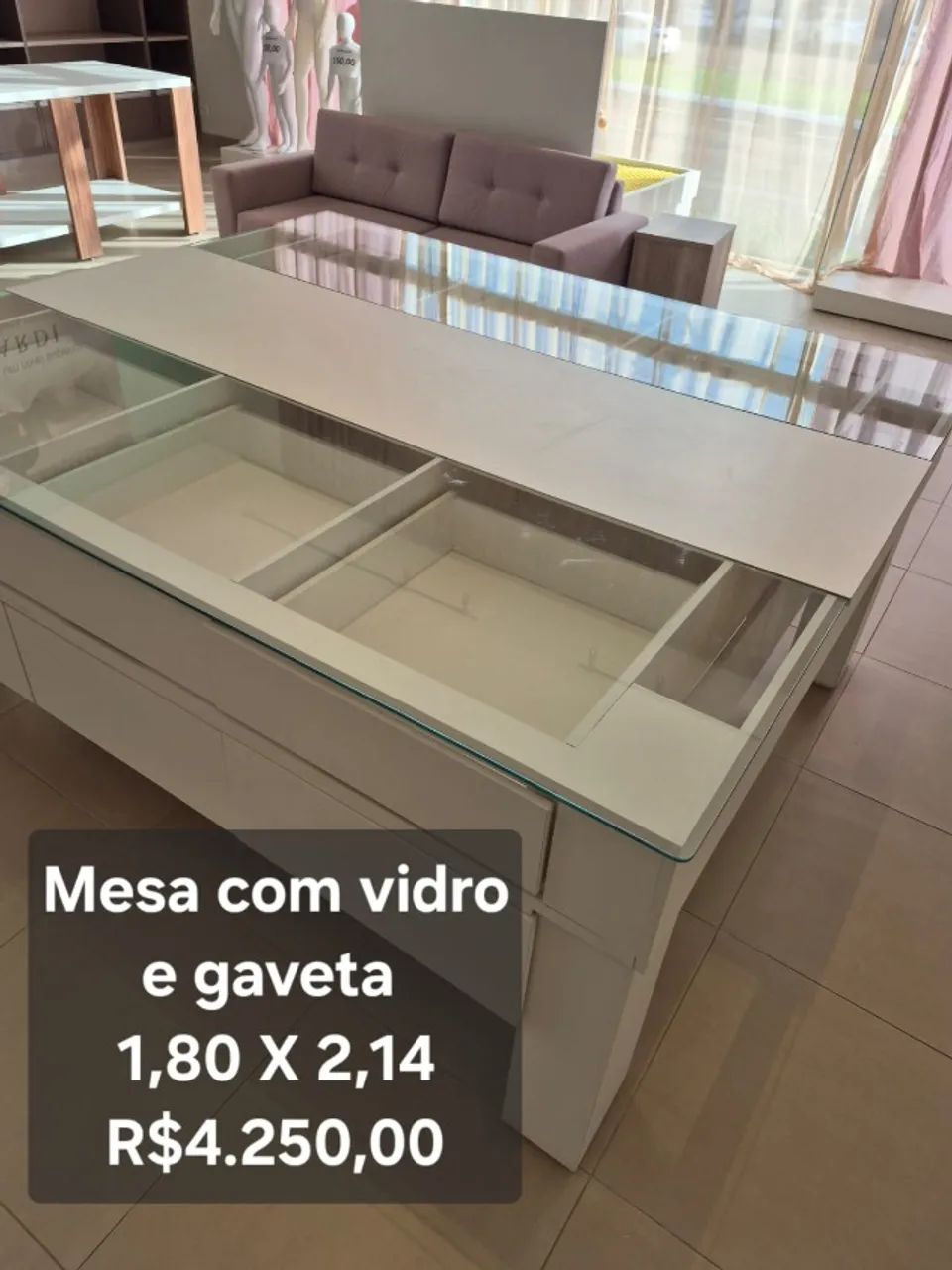 Mesa expositora para lingerie 