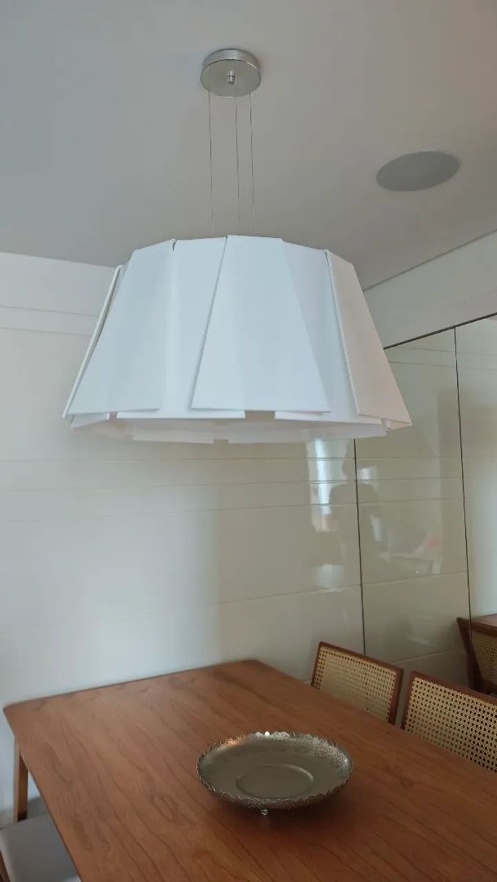 Luminária com design assinado. - Foto 3