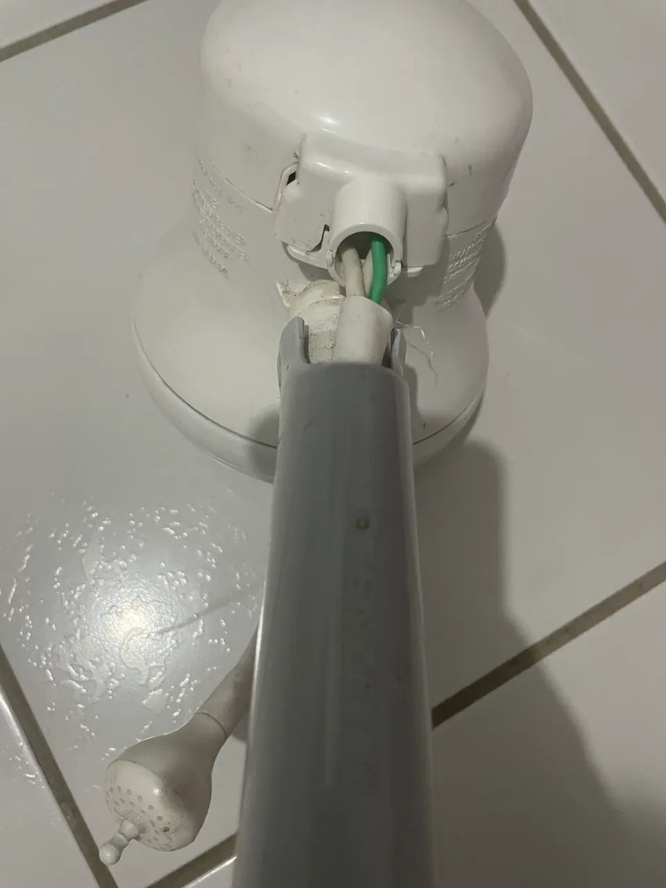 Chuveiro elétrico montado - Foto 4