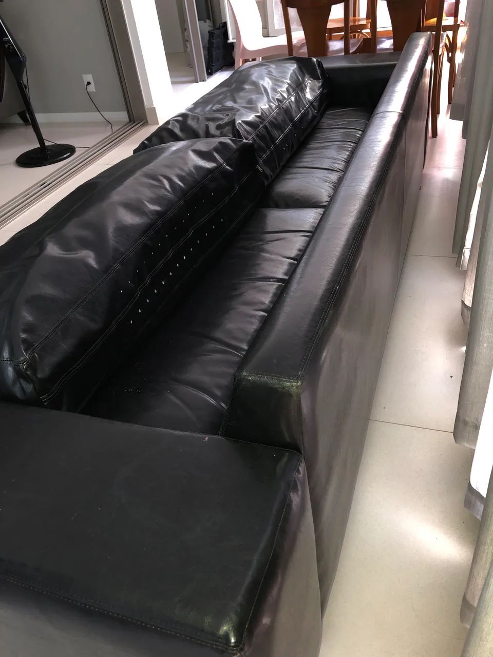 SOFÁ PRETO - EXCELENTE ESTADO - Foto 3