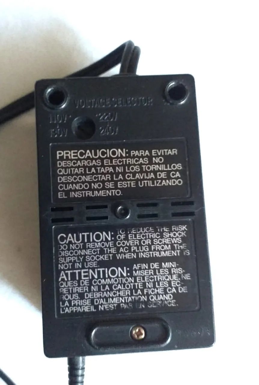 Fonte de energia Yamaha. Usada mas em bom estado e funcionando normalmente - Foto 4
