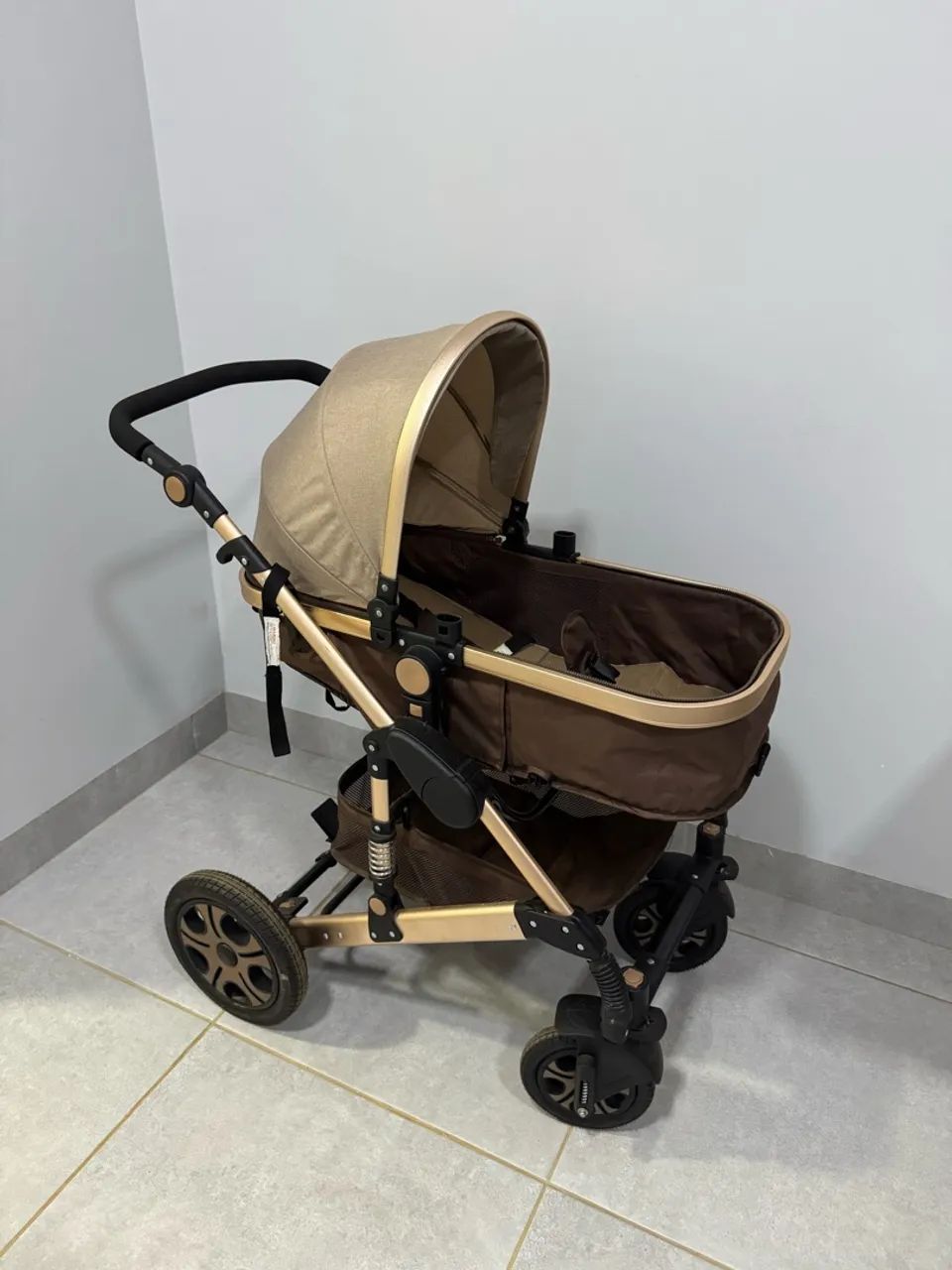 CARINHO DE BEBÊ EUROPEU