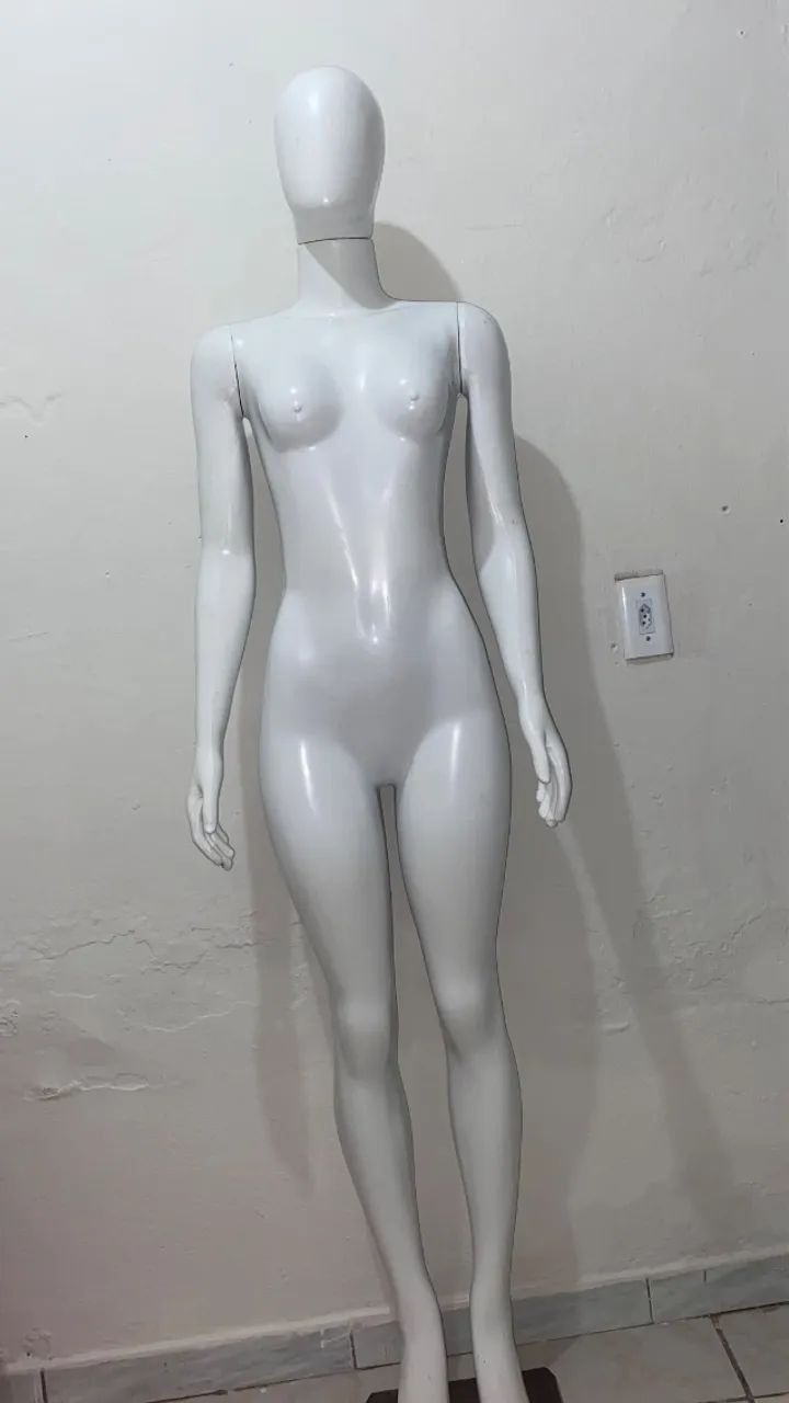 Manequim feminino para loja