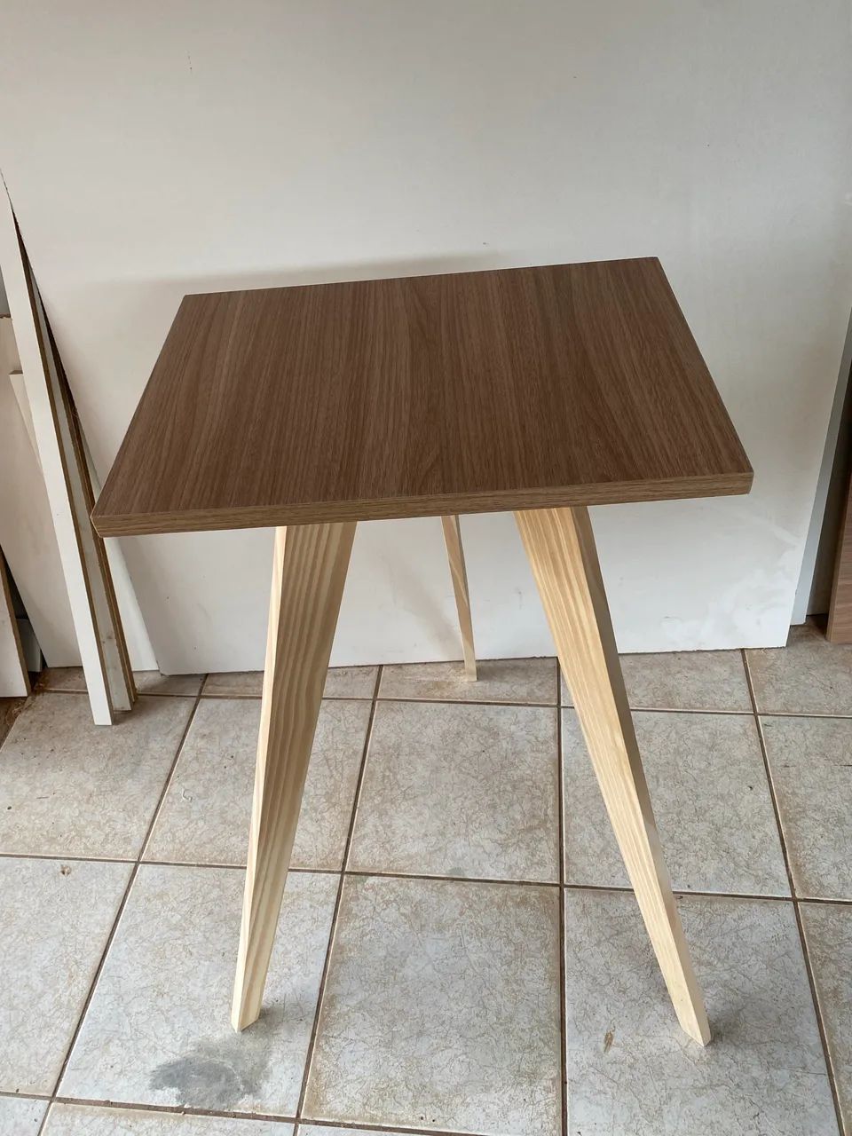 Mesa de cabeceira mdf madeirado 