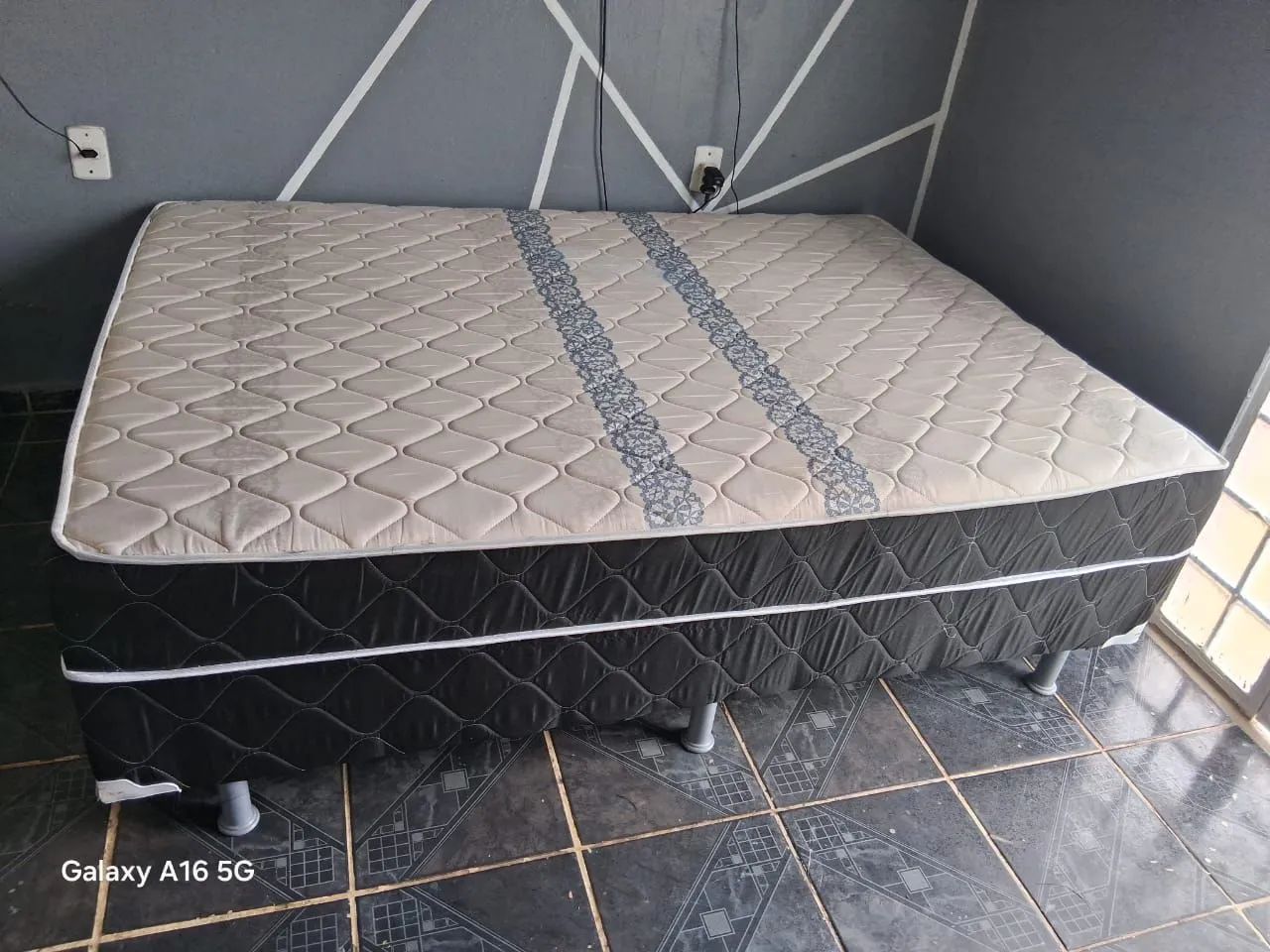 Cama Box Casal De Espuma Semi Nova  - Foto 2