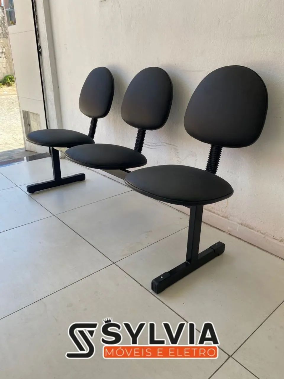 Cadeira longarina acolchoada  - Foto 3