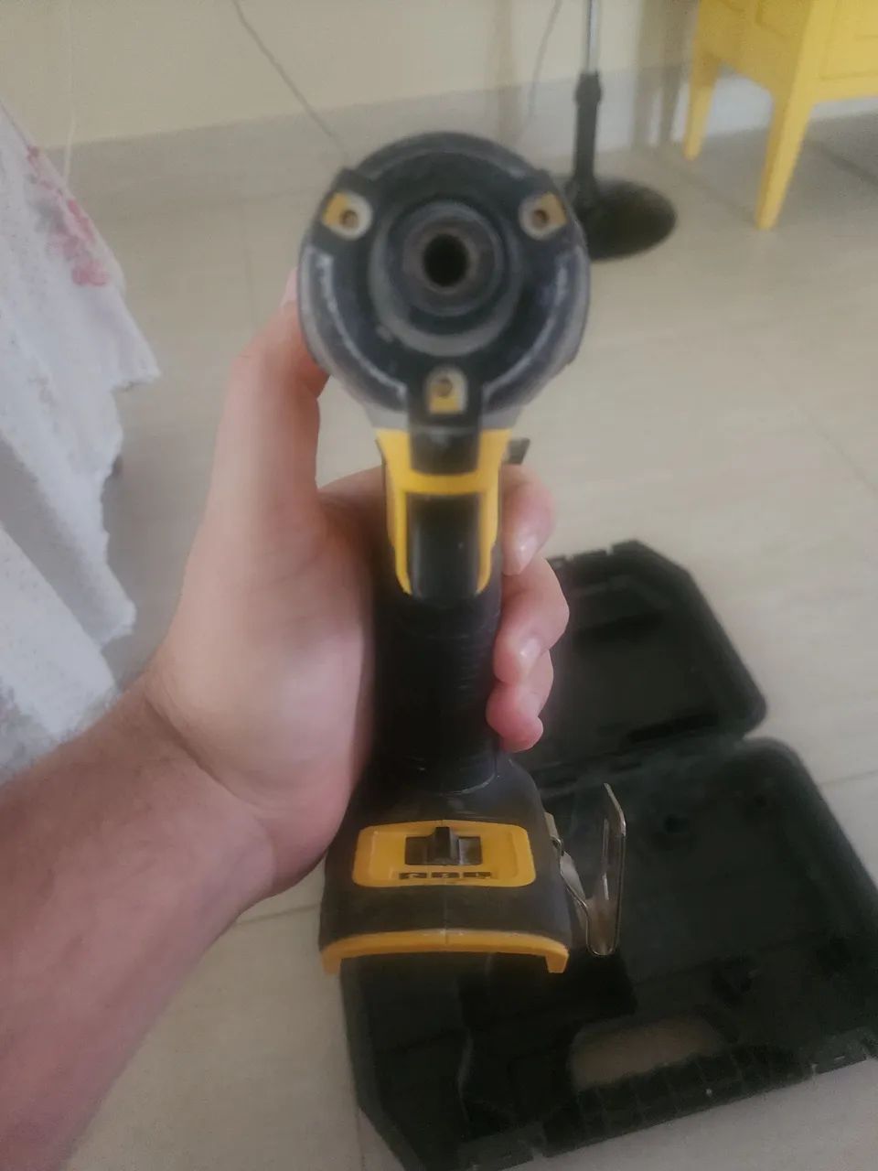 Parafusadeira Dewalt DCF 887 - Foto 3