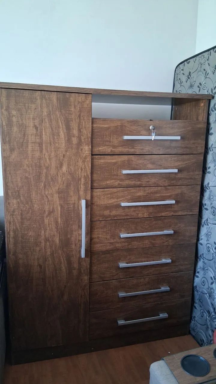 Vendo cômoda semi nova - Foto 2