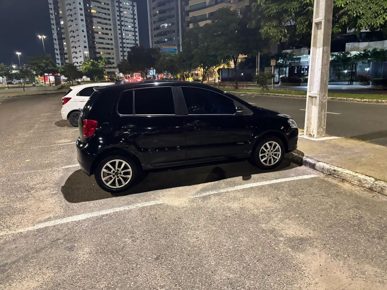 Volkswagen Fox 1.6 MI Total Flex 8V 5P 2014 - Foto 4