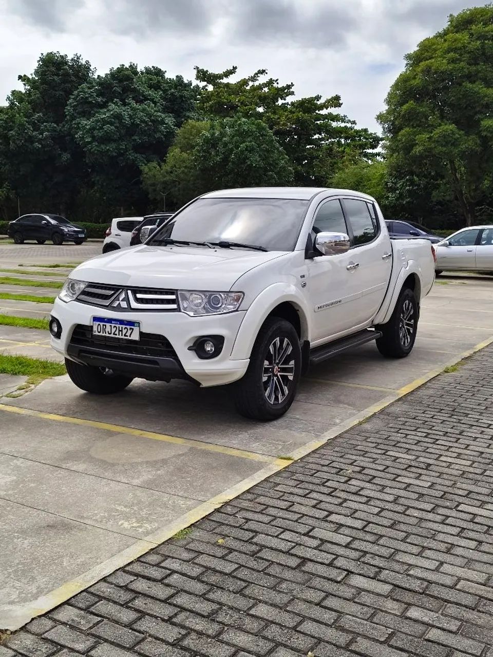 Mitsubishi L200 2015