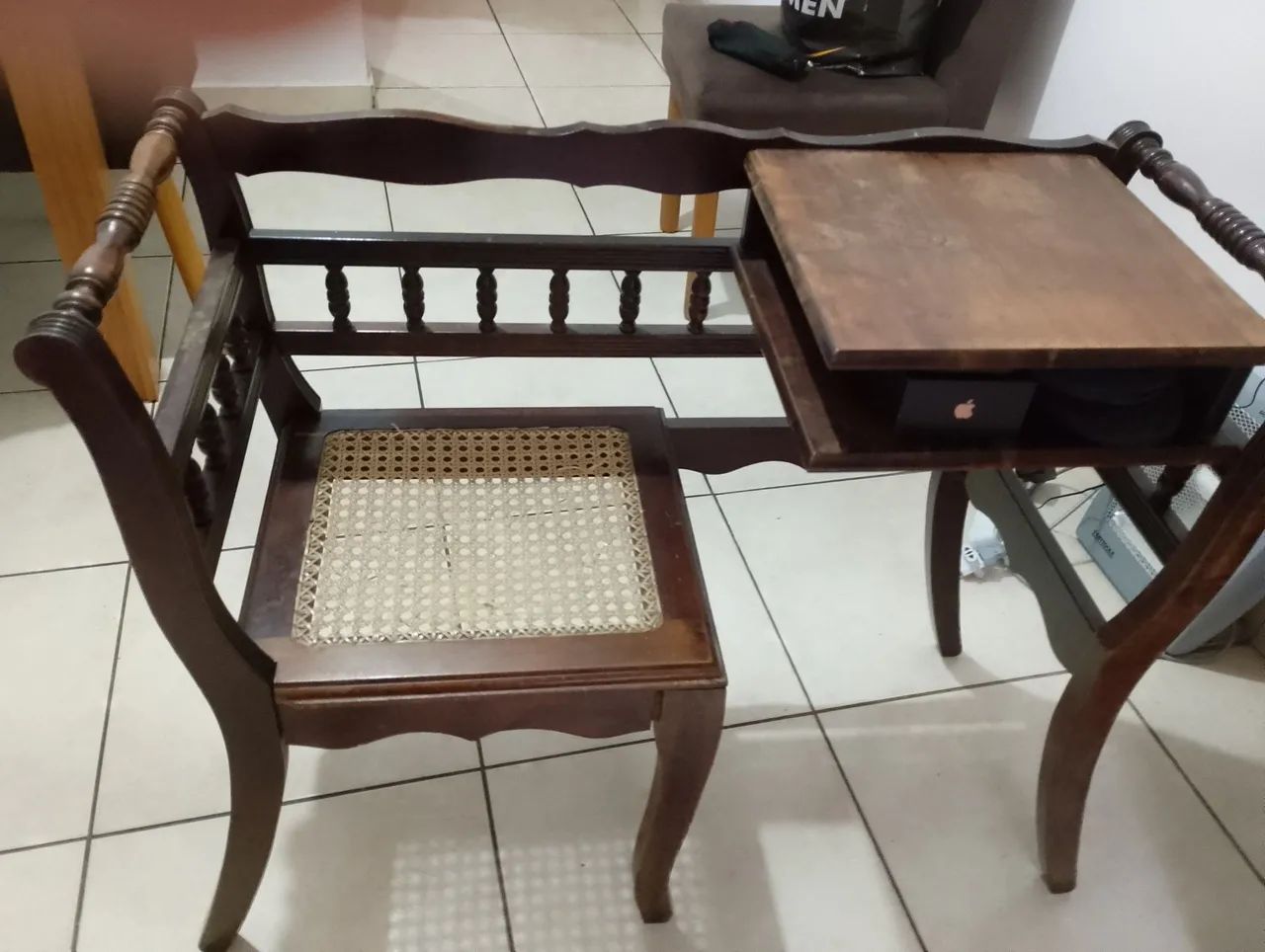 Vendo mesa em madeira  - Foto 3