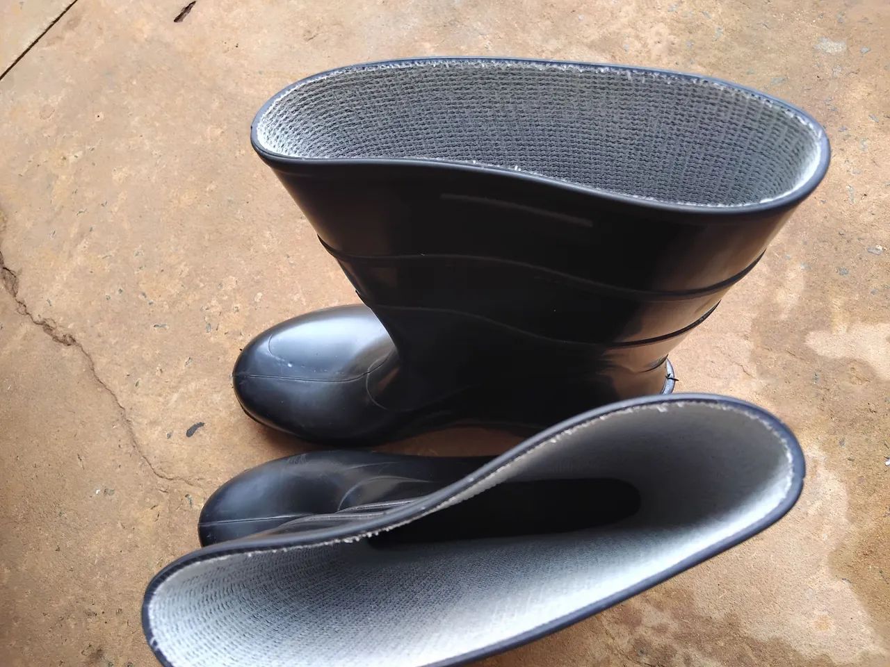 Bota de pvc preta n? 41 - Foto 3