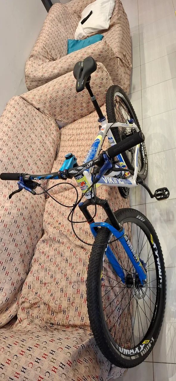 Bicicleta esportiva MTB Downhill - Foto 4