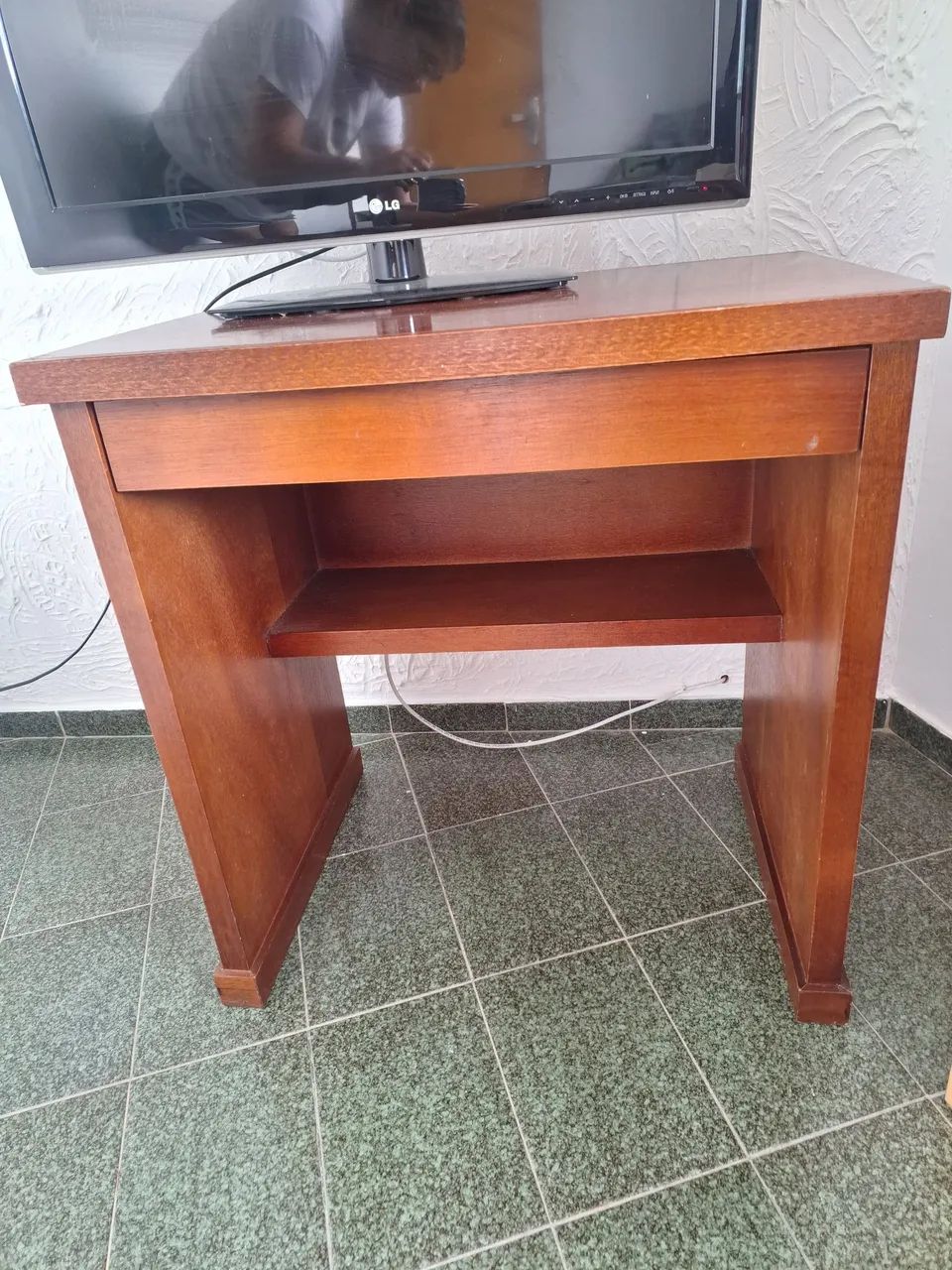 Escrivaninha com gaveta - Foto 2