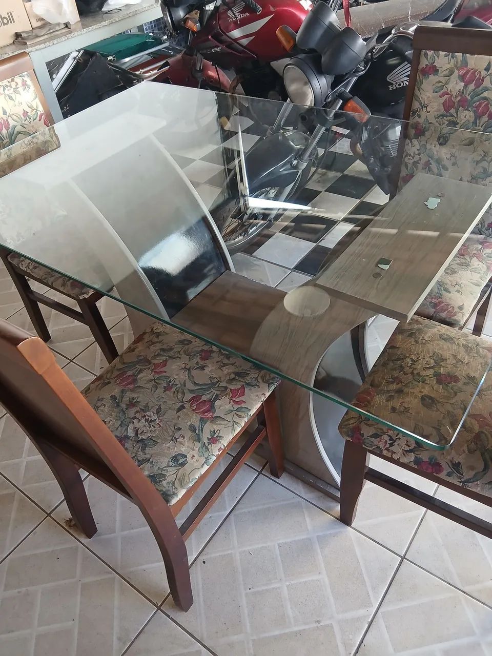 Mesa de vidro 4 cadeiras - Foto 4