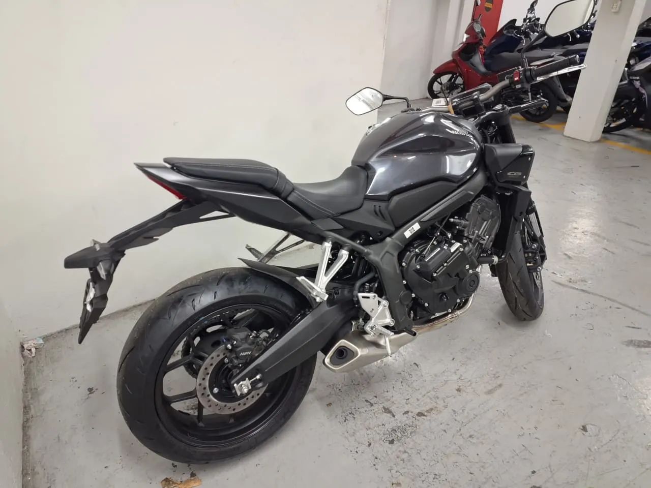 Cb 650 R E-Clutch OKm 2027